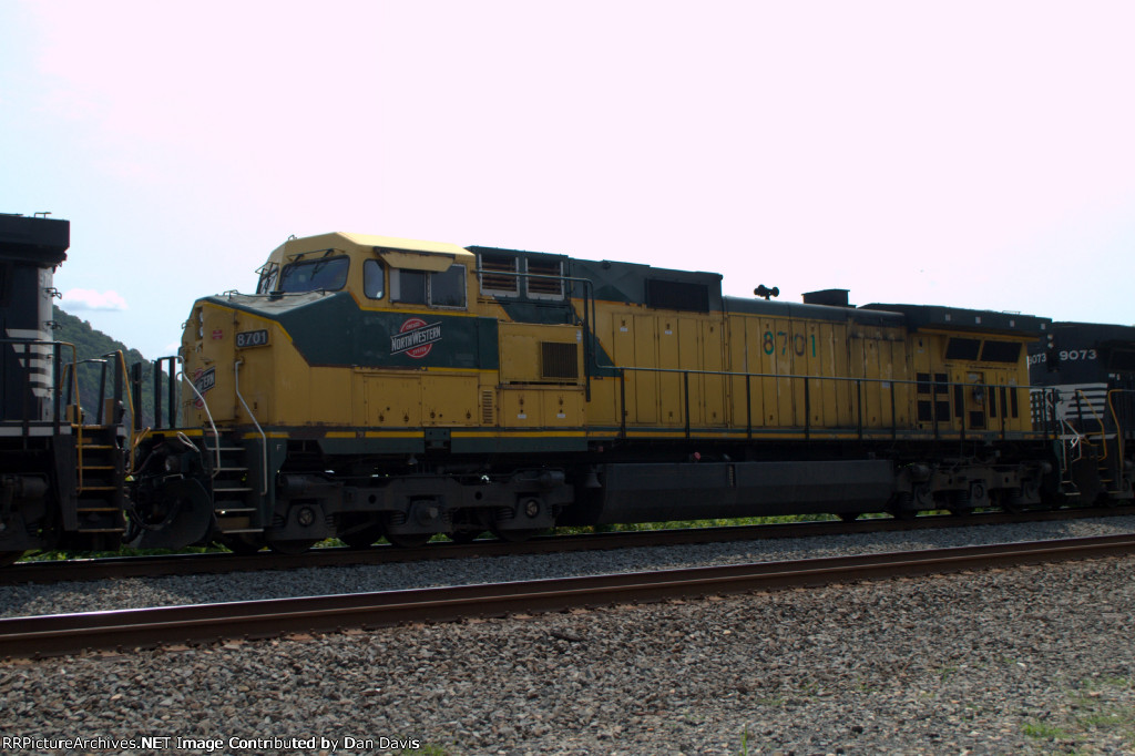 C&amp;NW C44-9W 8701 trails on 21J